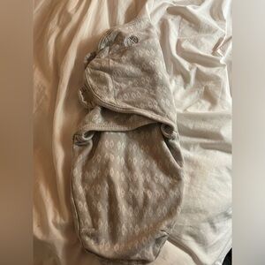 SM/MD swaddle me swaddle gray baby